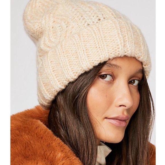 [ nwt ] Free People Harlow Cable Knit Beanie - Picture 2 of 6